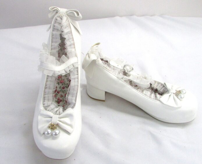 Unbranded White Baby Doll Shoes w Bow, Ruffles and 1 Buckle Strap, Pearl Accent on Toe Size 42