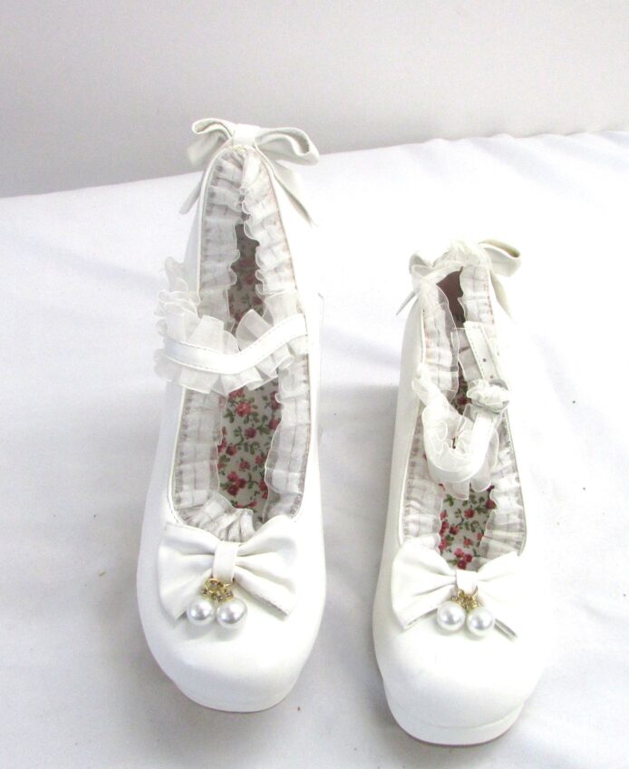 Unbranded White Baby Doll Shoes w Bow, Ruffles and 1 Buckle Strap, Pearl Accent on Toe Size 42 - Image 2