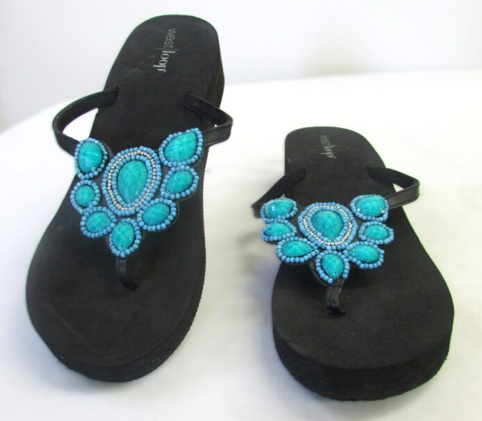 West Loop Women's Thong Sandal w Teal Accent Beading Size 9/10 - Image 2