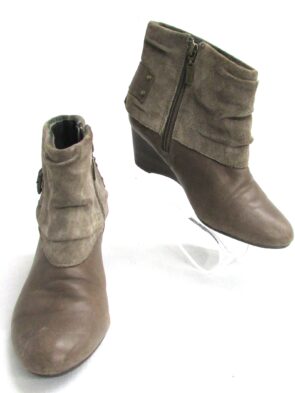 Clarks Air Ankle Wedge Boot Size 6