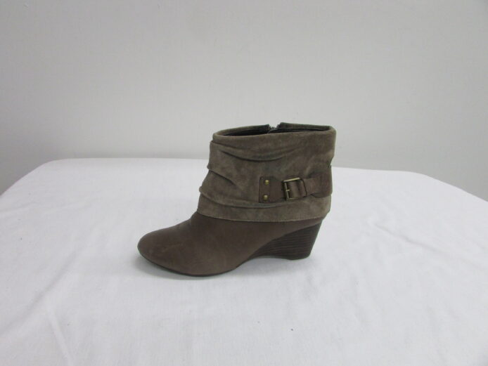 Clarks Air Ankle Wedge Boot Size 6 - Image 5