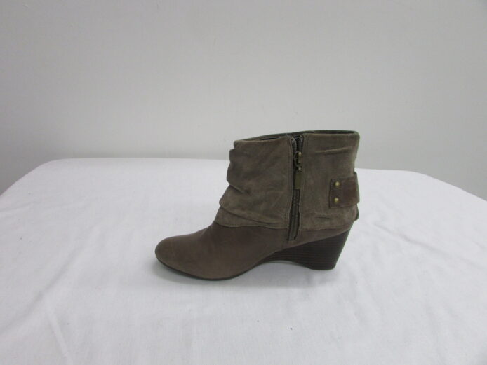 Clarks Air Ankle Wedge Boot Size 6 - Image 7
