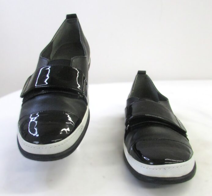 Adrienne Vittadini Black Patent Leather Slip-On Comfort Shoes Size 8.5 - Image 2