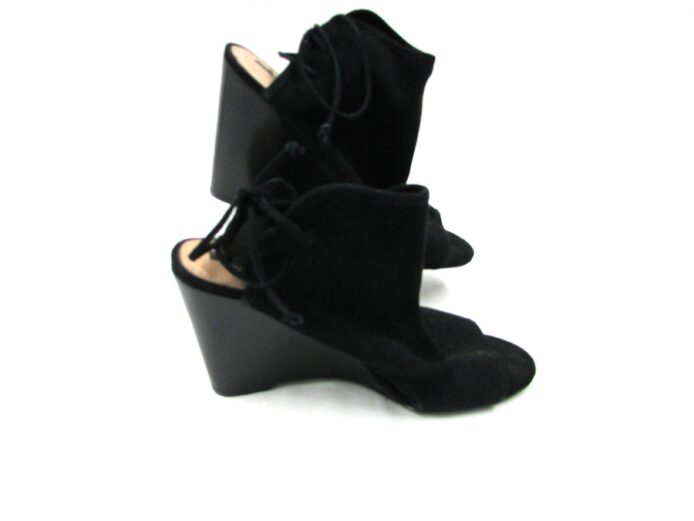 Tahari Black Wedge Heel Size 10 - Image 3