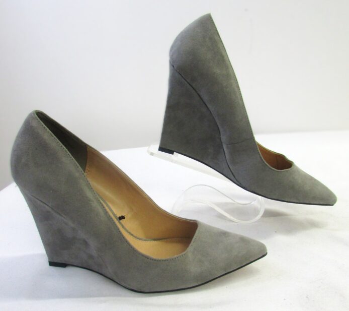 Express Women's Gray Slip-On Wedge Heels, Pointy-Toe Size 10 - Image 4