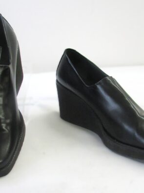 Donald J. Pliner Women's Black Leather Wedge Shoe Slip-On Size 8.5