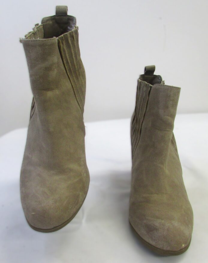 Unbranded Women's Taupe Ankle Boots, Pull-On Size 7WW - Image 2