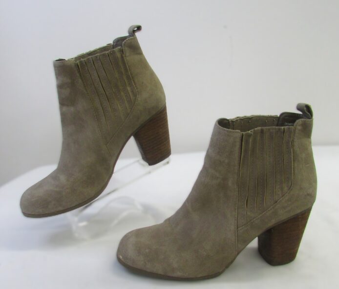 Unbranded Women's Taupe Ankle Boots, Pull-On Size 7WW - Image 3