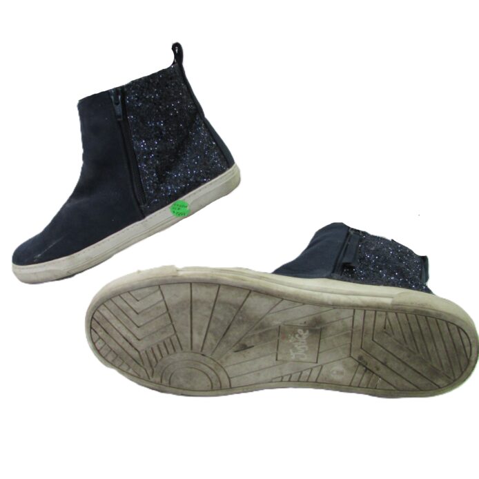 Justice High Top Gym Shoes Size 9.5 - Image 5