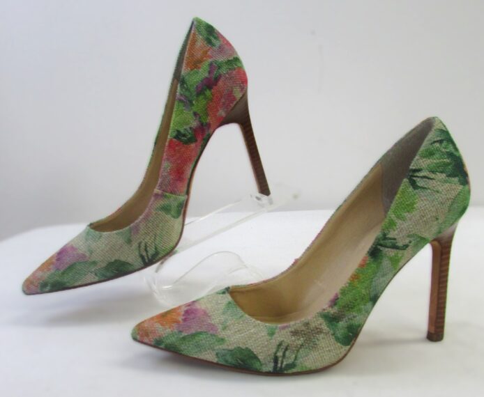 Ivanka Trump Women's Multi-olor Flroal Print Canvas Pumps Size 9 - Image 3