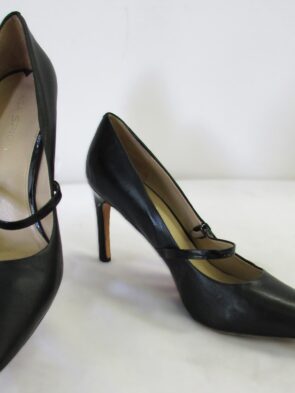 Via Spiga Pointy Heels Size 9