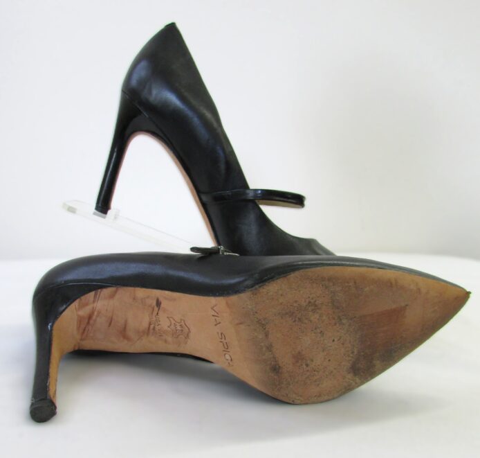 Via Spiga Pointy Heels Size 9 - Image 5