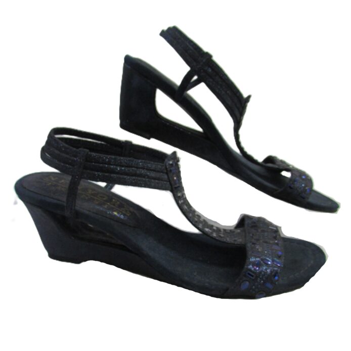 New York Transit Beaded Sandals Size 9.5 - Image 4