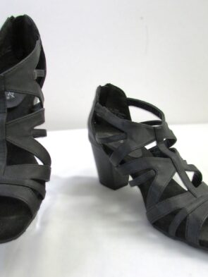 Easy Street Casual Strappy Heels Size 10M
