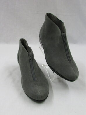 Aerosoles Stitch N Turn Ankle Boots Size 7