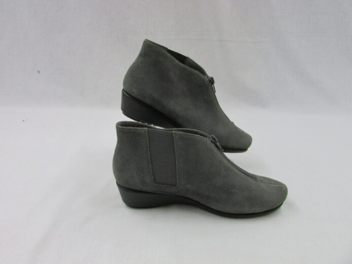 Aerosoles Stitch N Turn Ankle Boots Size 7 - Image 3