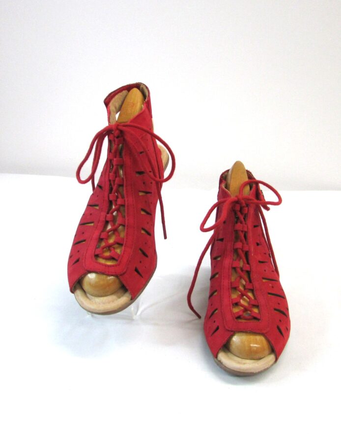 Earth Sandal Shoes Size 7 - Image 2