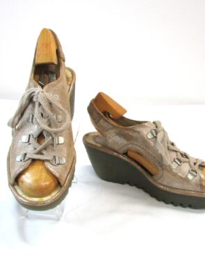 Fly London Wedge Sandal Size 6.5