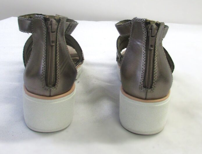 Collections by Clarks Bronze Metallic Strappy Sandal Size 7
