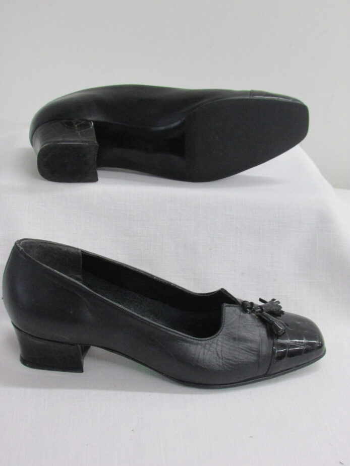 Unbranded Vintage Pumps Size 7.5 - Image 7