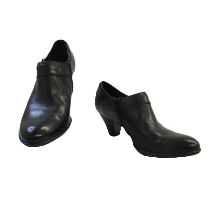 Born Shoe Boot Size 8.5