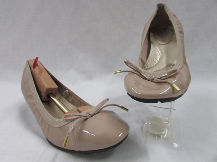 Dexflex Comfort, Wedge Heel Size 9.5 - Image 2