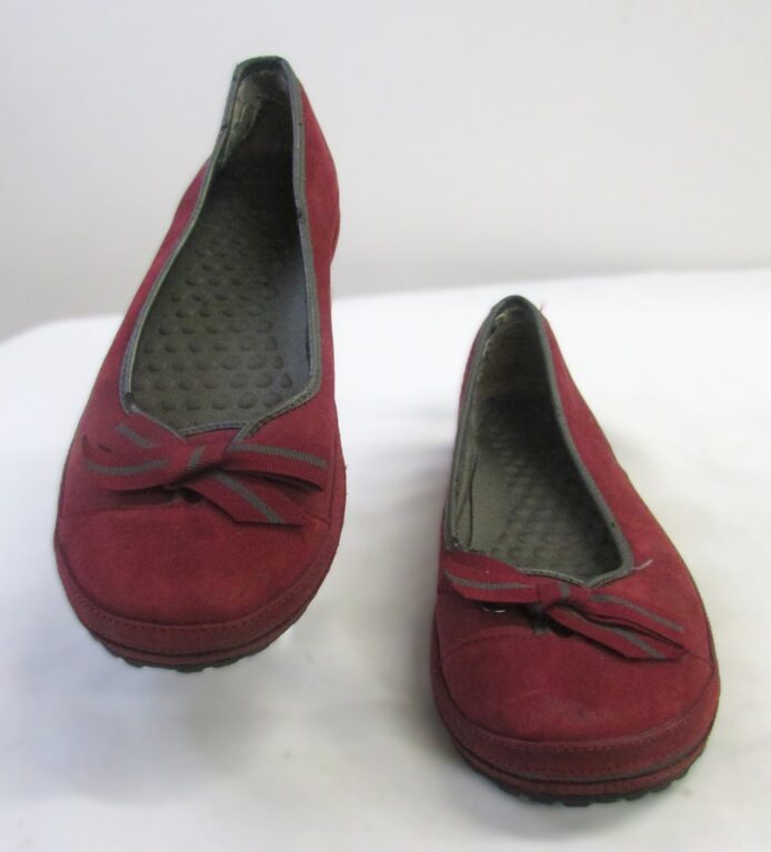 Privo Women's Burgundy Suede Slip-On Flats Size 9 - Image 2