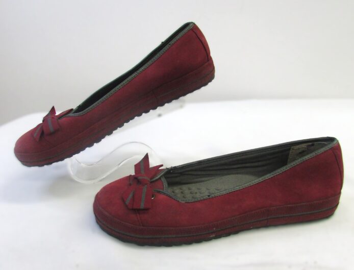 Privo Women's Burgundy Suede Slip-On Flats Size 9 - Image 3