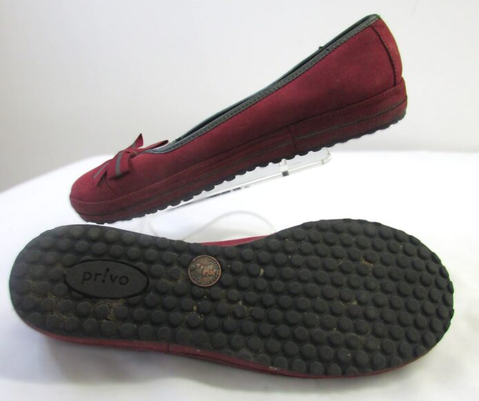 Privo Women's Burgundy Suede Slip-On Flats Size 9 - Image 4