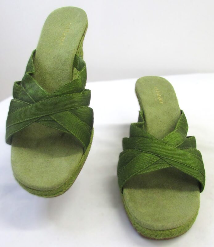 Liz Claiborne Villager Women's Green Slip-On Strappy Wedge Heel Size 7.5 - Image 2
