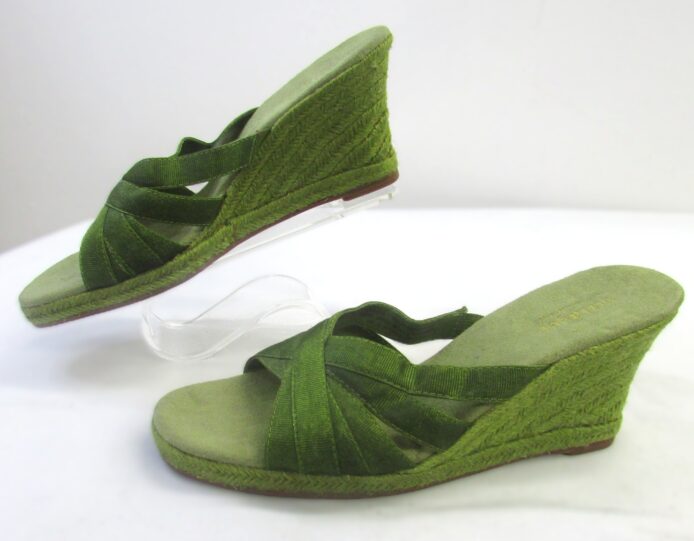 Liz Claiborne Villager Women's Green Slip-On Strappy Wedge Heel Size 7.5 - Image 3