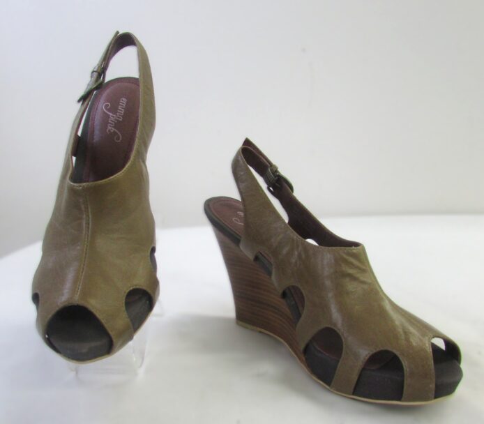 Emma Pink Women's Taupe Genuine Leather Wedge Sandal Size 8.5