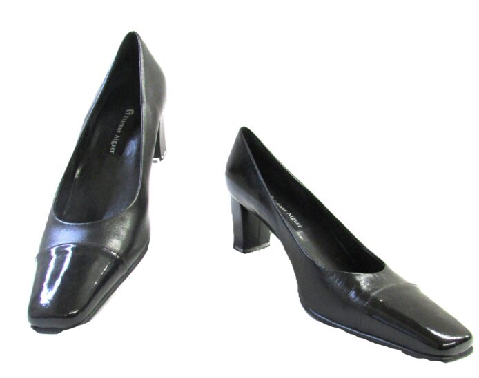 Etienne Aigner Vintage Pumps Size 9.5