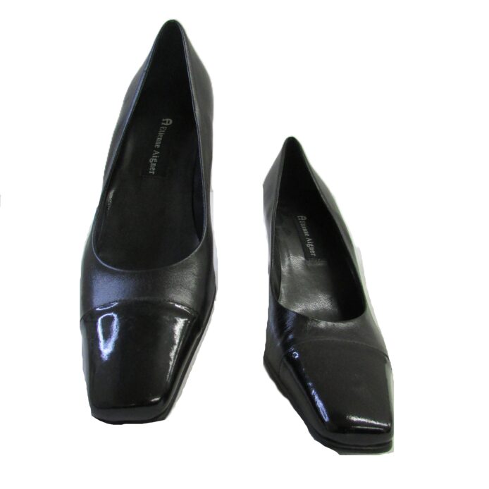 Etienne Aigner Vintage Pumps Size 9.5 - Image 2