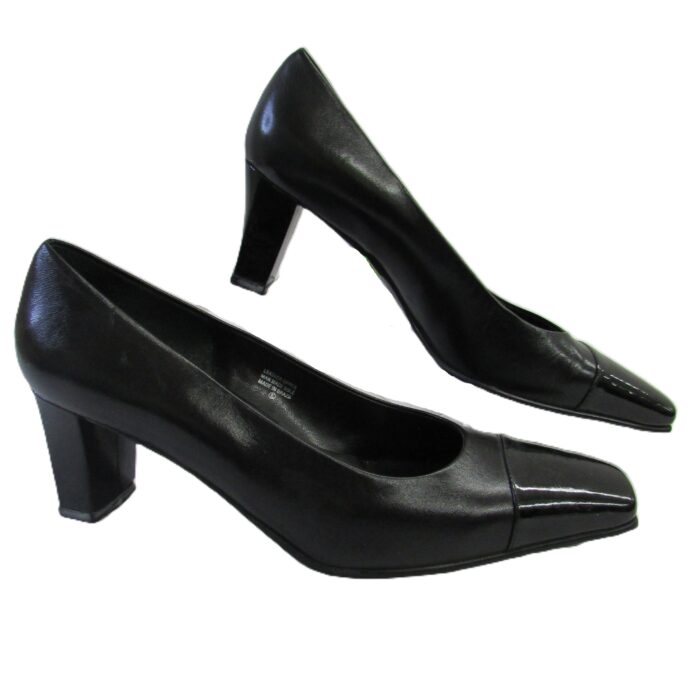 Etienne Aigner Vintage Pumps Size 9.5 - Image 4