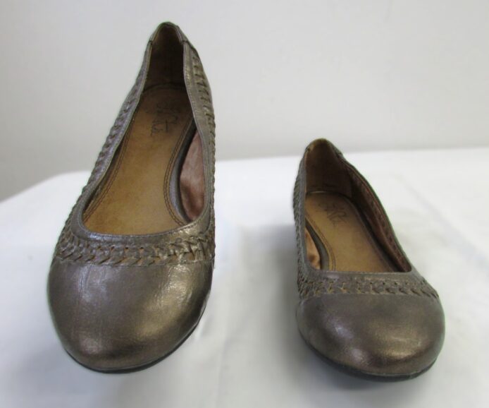 Life Stride Flats Size 10 - Image 2
