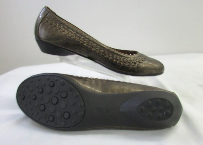 Life Stride Flats Size 10 - Image 5