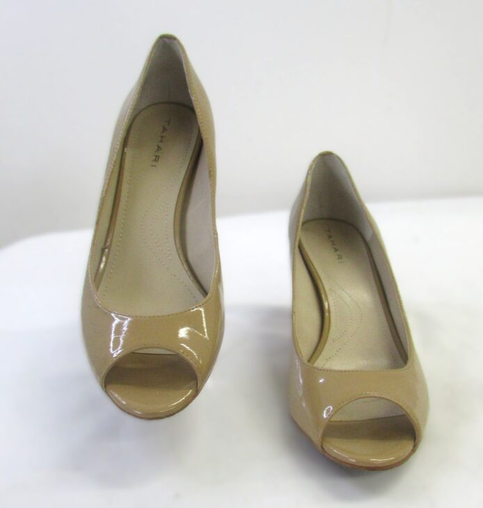Tahari Women's Nude Open Toe Patent Leather Heels Size 8 - Image 2