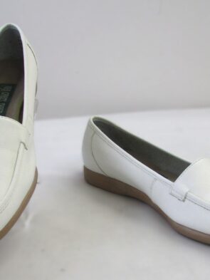 Red Cross Shoes, Comfort Fit Women's White Leather Slip-On Flats Size 7W