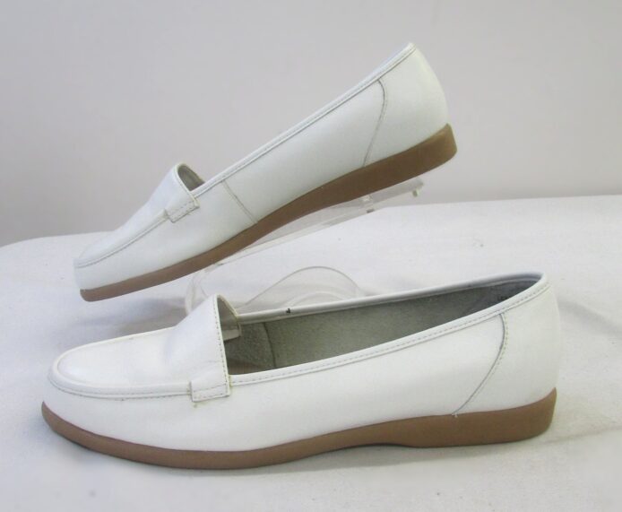Red Cross Shoes, Comfort Fit Women's White Leather Slip-On Flats Size 7W - Image 3