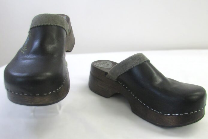 Roxy QuickSliver Women's Wooden Clogs Black Leather w Blue Flower Size 8