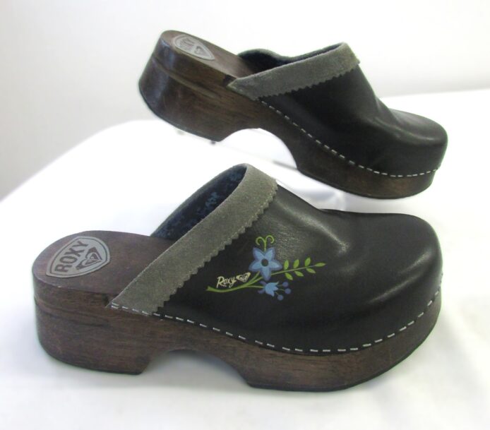 Roxy QuickSliver Women's Wooden Clogs Black Leather w Blue Flower Size 8 - Image 5