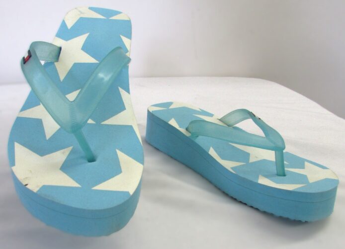 Tommy Hilfiger Flip Flops Size 8/9