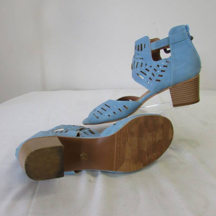 Unbranded Pale Blue Cutout Sandal Size 43 - Image 5