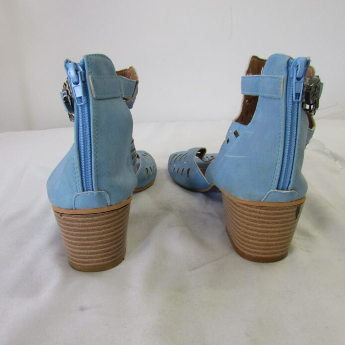 Unbranded Pale Blue Cutout Sandal Size 43 - Image 6