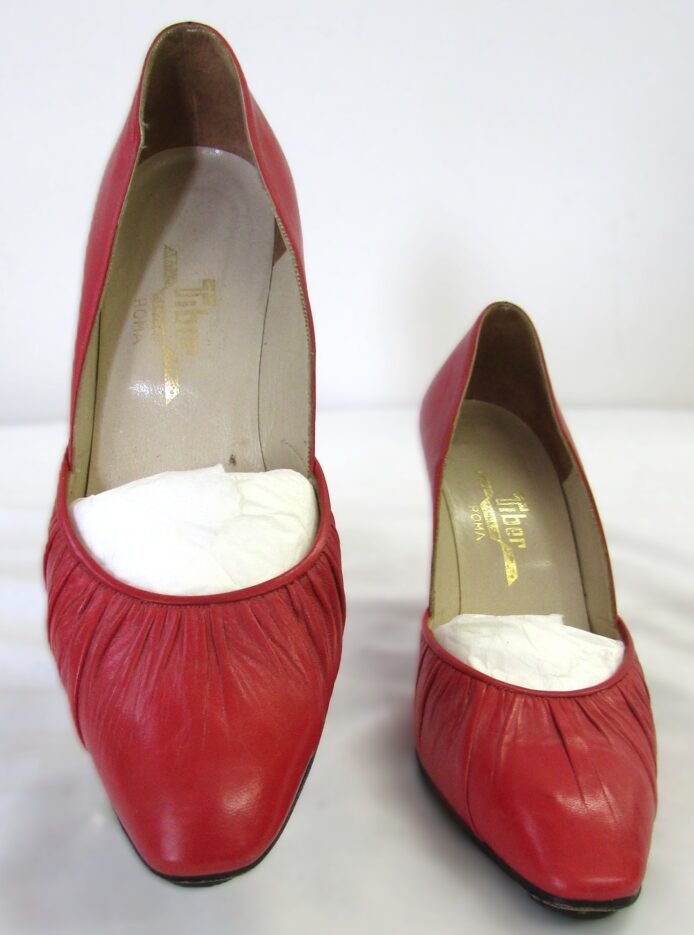 Tiber Vintage Pumps Size 6 - Image 2