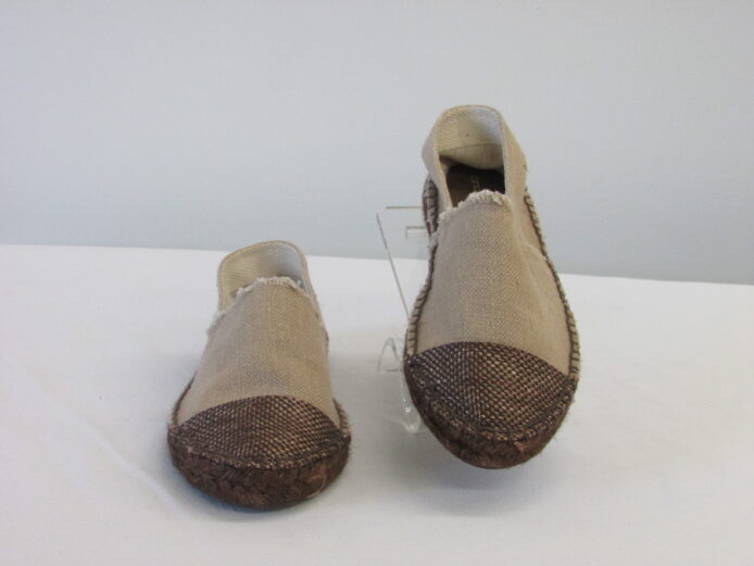 Andre Assous Linen Flats Size 8 - Image 2