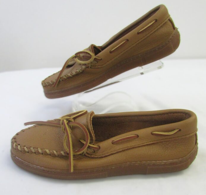 Minnetonka Women's Brown Leather Slip-On Moccassins Size 5 - Image 4