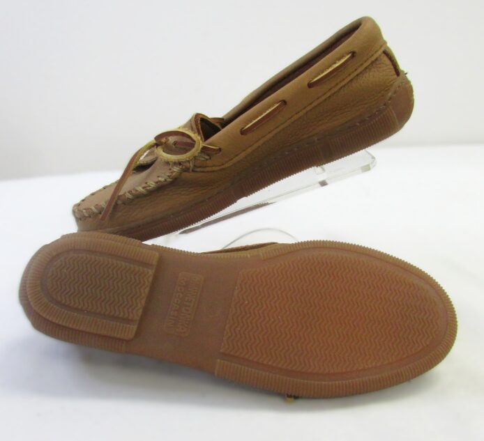 Minnetonka Women's Brown Leather Slip-On Moccassins Size 5 - Image 5