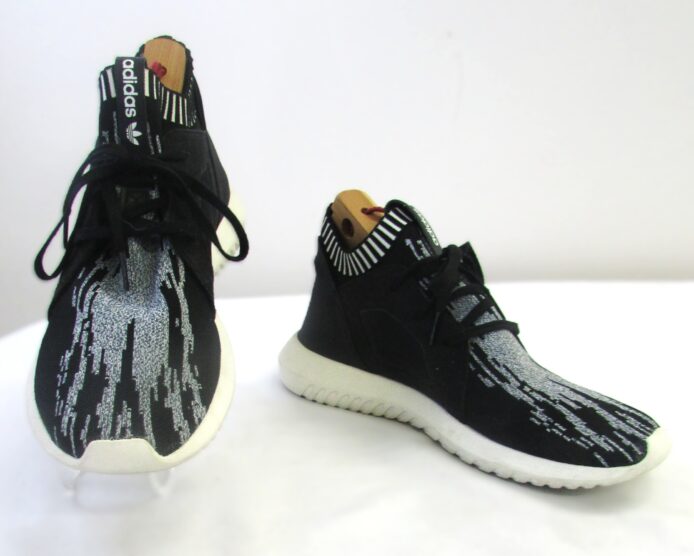 Addias Black/White Hi Top Lace Up Gym Shoes Size 8.5